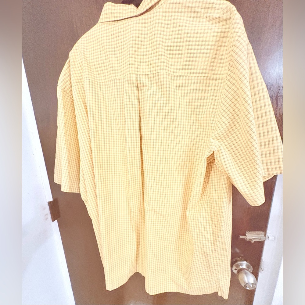 Bundle 3 for $25. Disney Men's Yellow Mickey Short-Sleeve Button-Down Shirt. XXL - Picture 7 of 7
